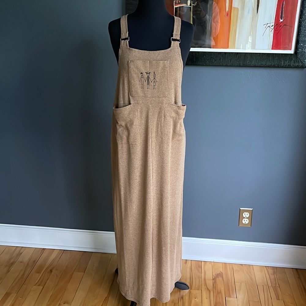 California Concepts heather tan “women” pocket graphic stretch knit maxi jumper.